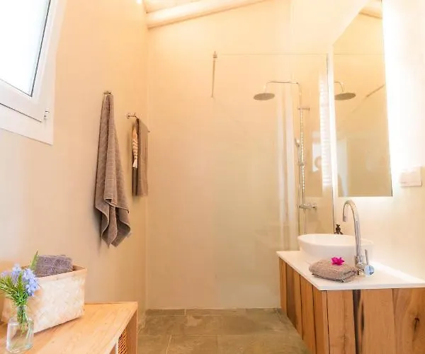 Zoela Corfu - 2 Seperate With Full Privacy *